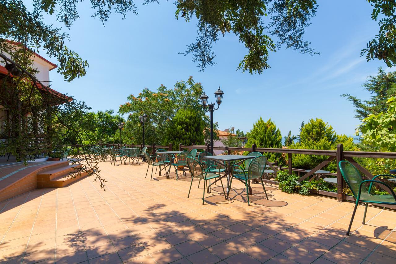 Hotel Filosxenia Roxani Country House Marónia Exterior foto